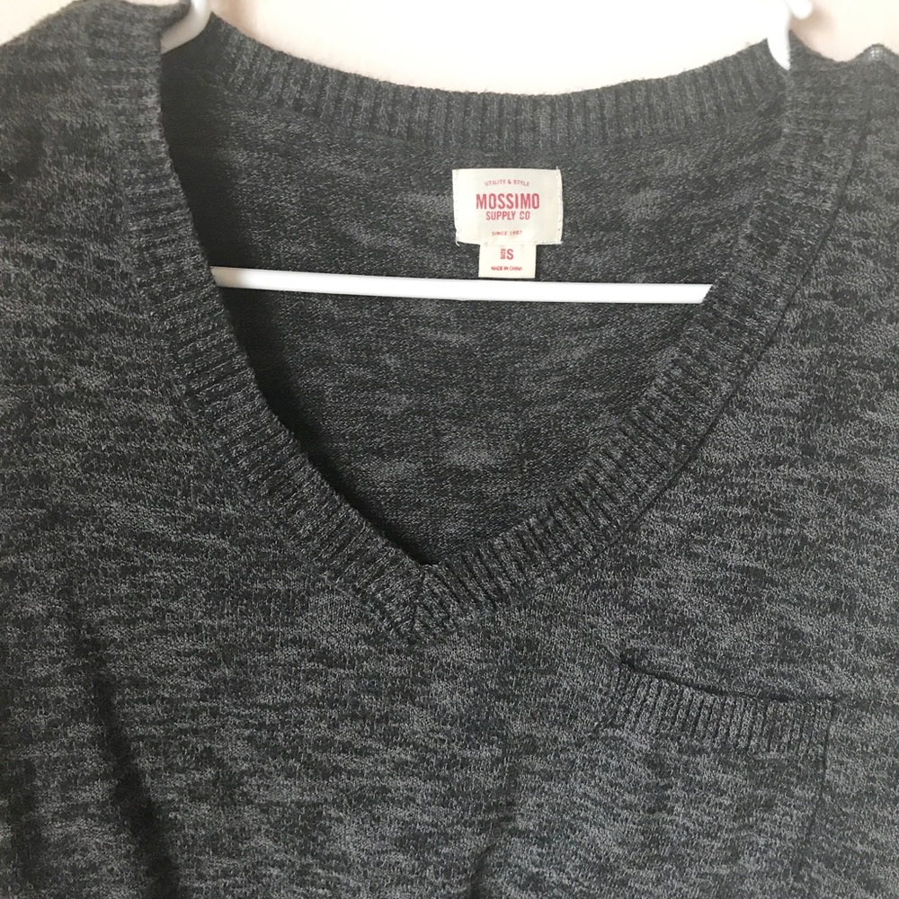 Mossimo sweater - Picture 2 of 2